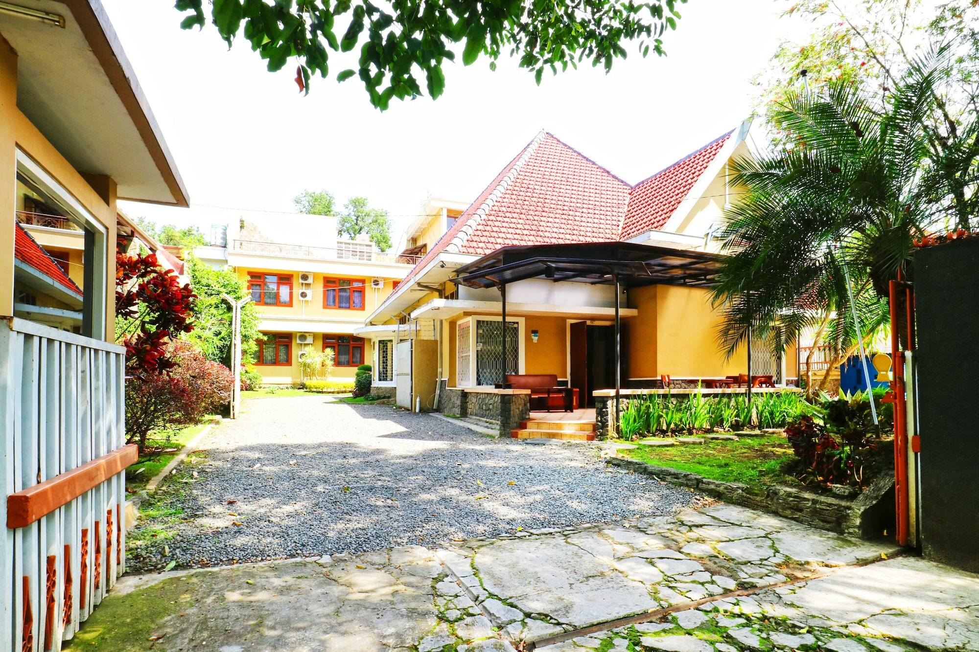Reddoorz Plus Near Brawijaya Museum Malang Ngoại thất bức ảnh