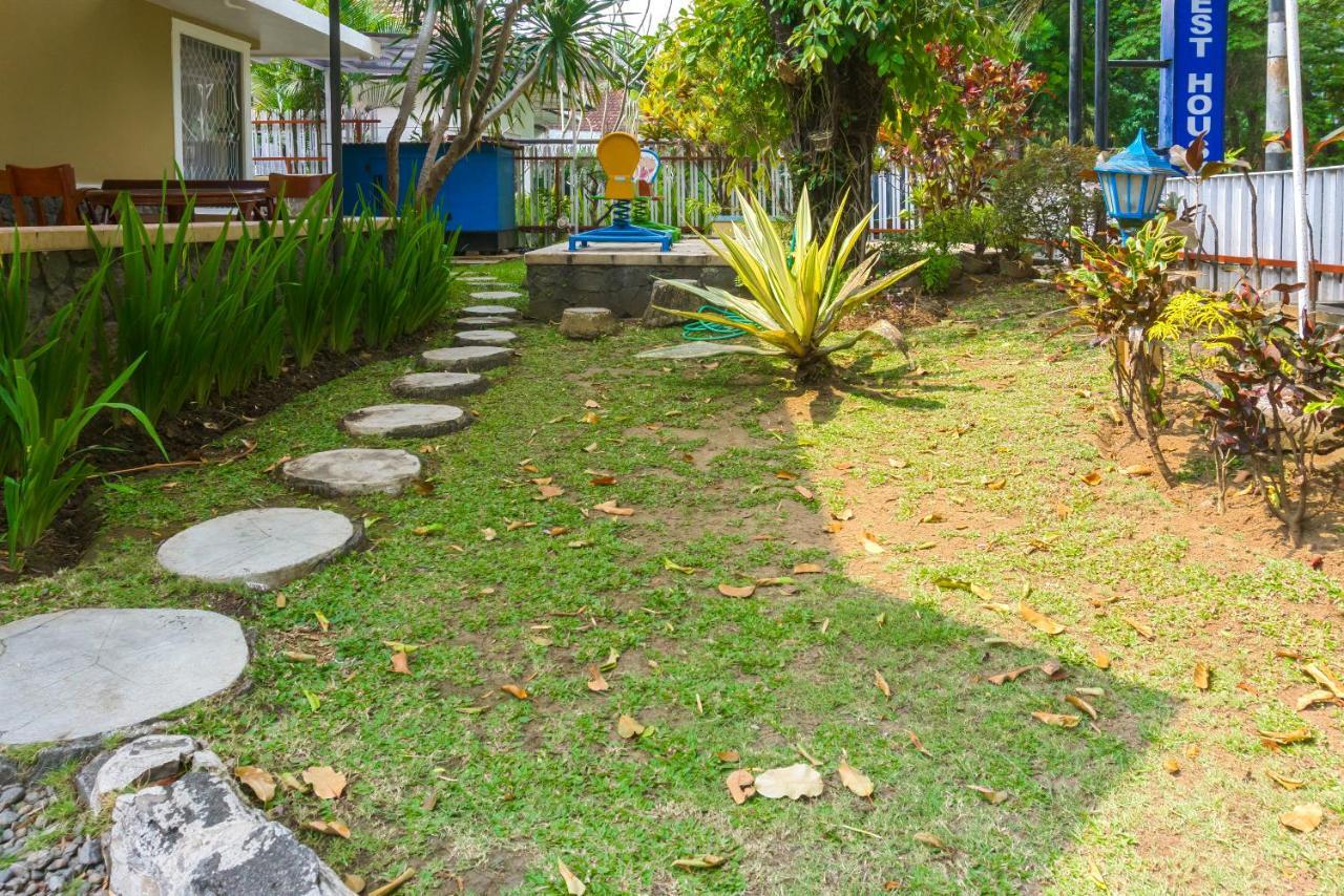 Reddoorz Plus Near Brawijaya Museum Malang Ngoại thất bức ảnh